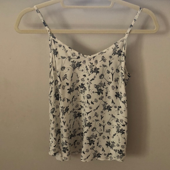 Cute flowing summer tank top!๐ฅฐ - Picture 1 of 5